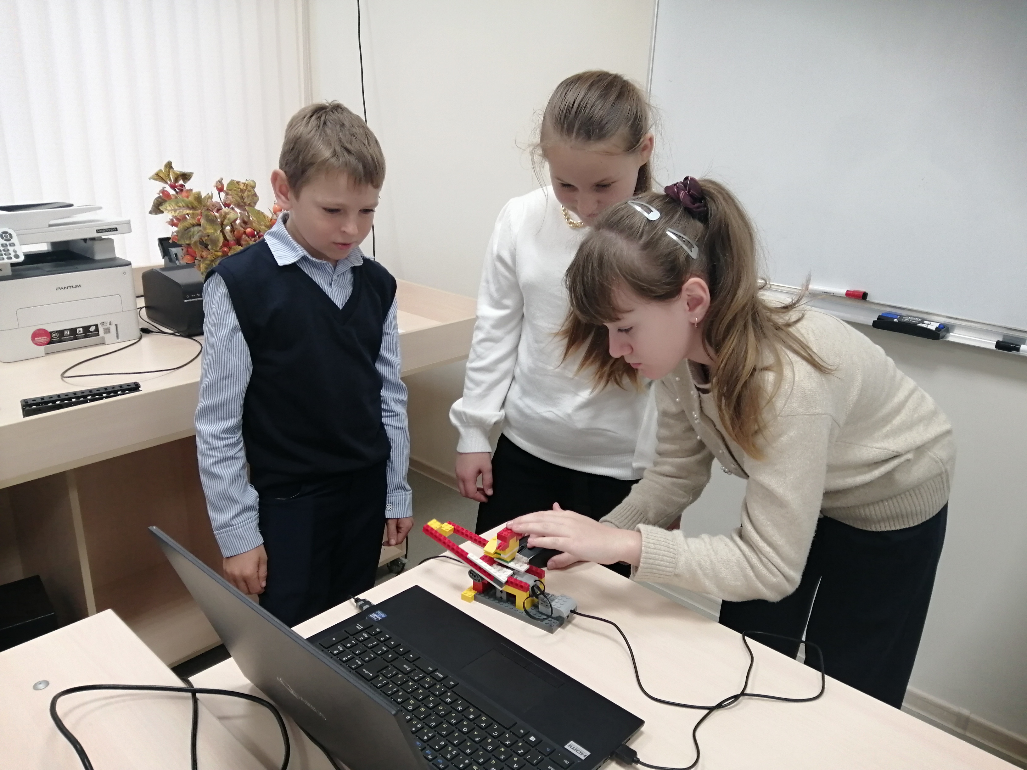 Конструируем с помощью набора Lego Education WeDo